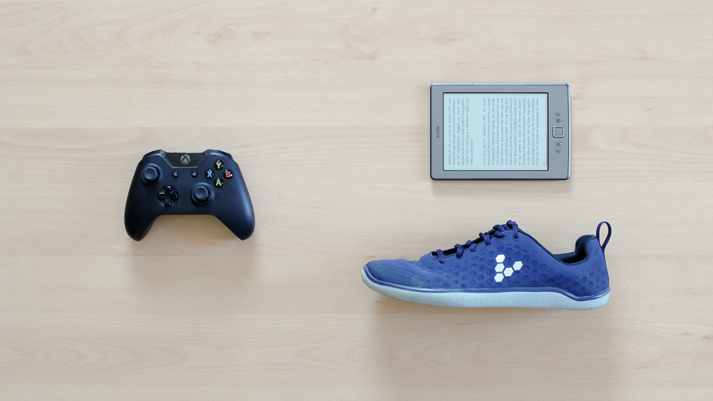 Taking A Break From Video Games - X1 Controller, Kindle, Schuhe